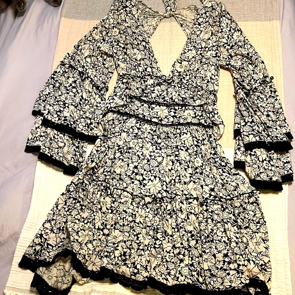 Ruffled sleeve open back dress by Free People brand. Size S. NWOT!